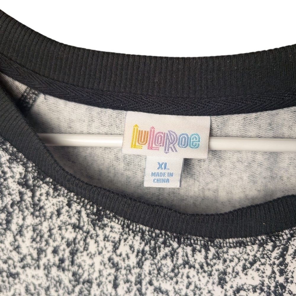 LuLaRoe Womens XL Reindeer Sweatshirt Black White Holiday Winter Xmas Party Fun - Picture 3 of 9